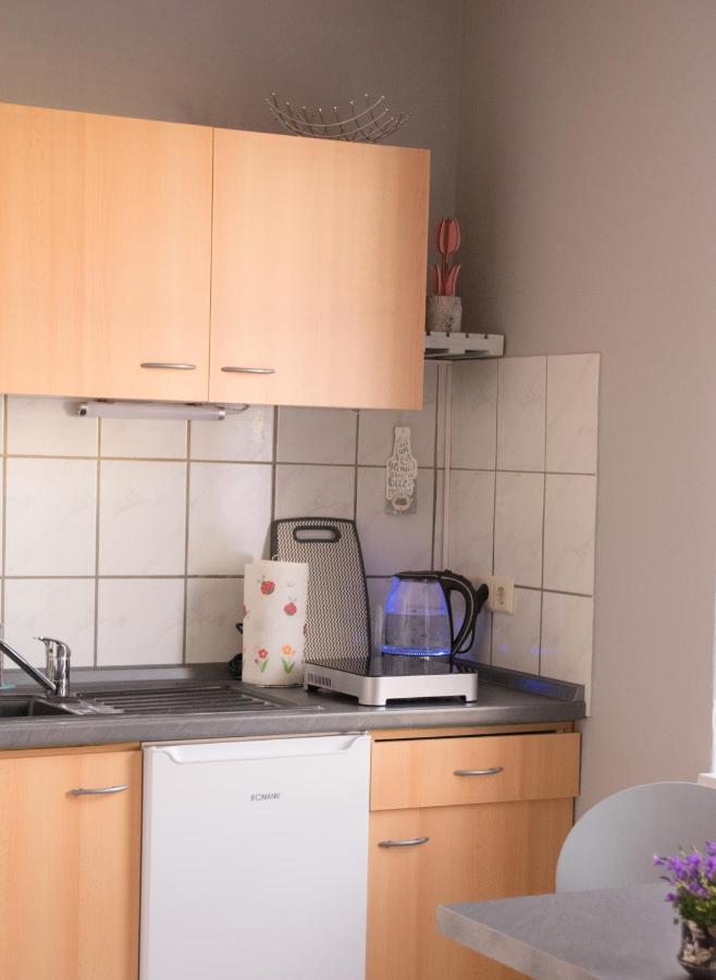 Zimmervermietung Hebenstreit Bernburg Exterior foto